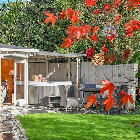 A Superb Bijou Retreat With Jacuzzi Near An Excellent Village Pub Yelverton Exteriör bild