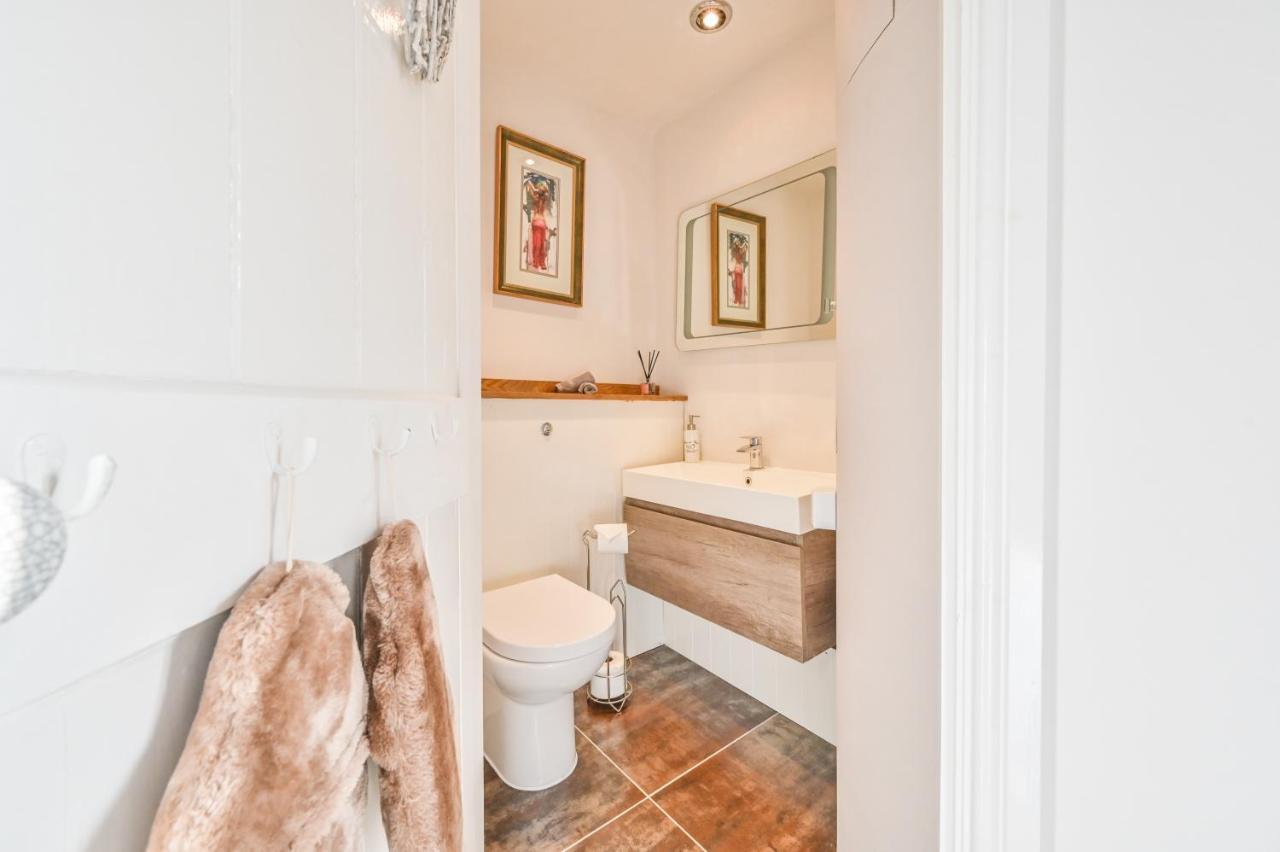 A Superb Bijou Retreat With Jacuzzi Near An Excellent Village Pub Yelverton Exteriör bild