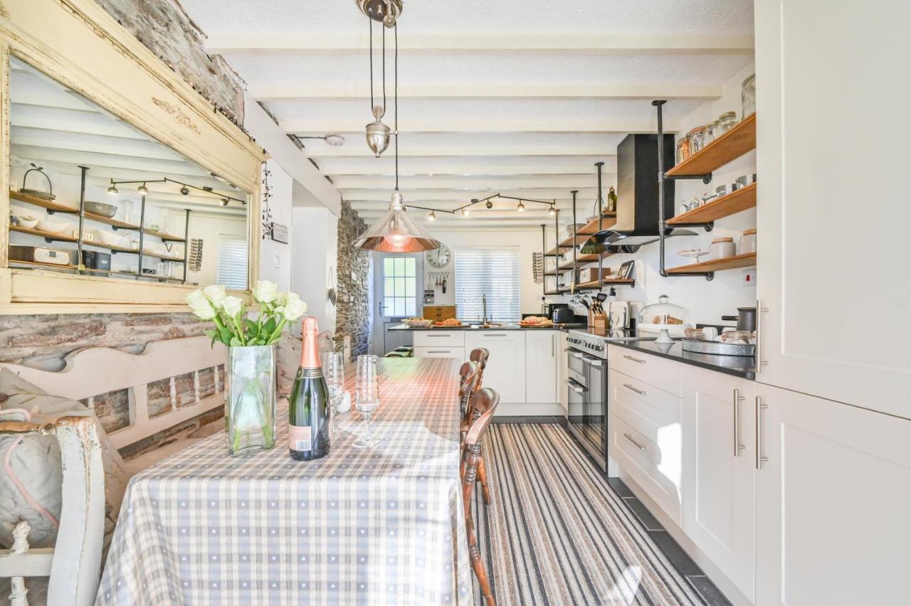 A Superb Bijou Retreat With Jacuzzi Near An Excellent Village Pub Yelverton Exteriör bild