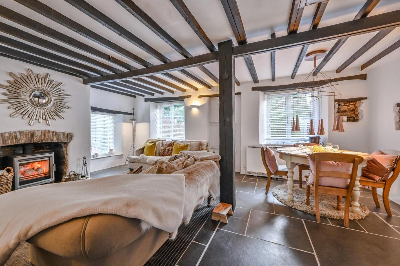 A Superb Bijou Retreat With Jacuzzi Near An Excellent Village Pub Yelverton Exteriör bild