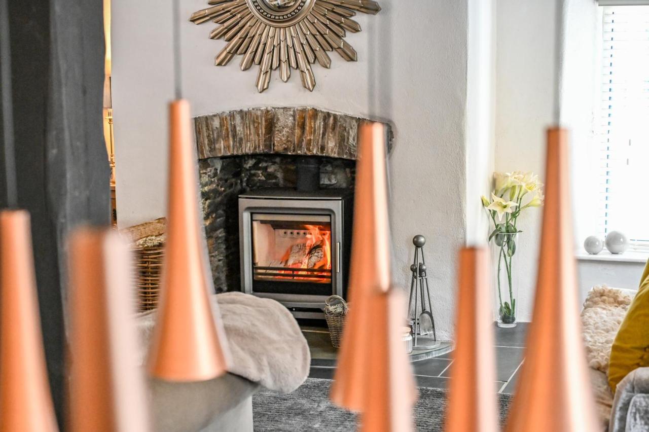 A Superb Bijou Retreat With Jacuzzi Near An Excellent Village Pub Yelverton Exteriör bild