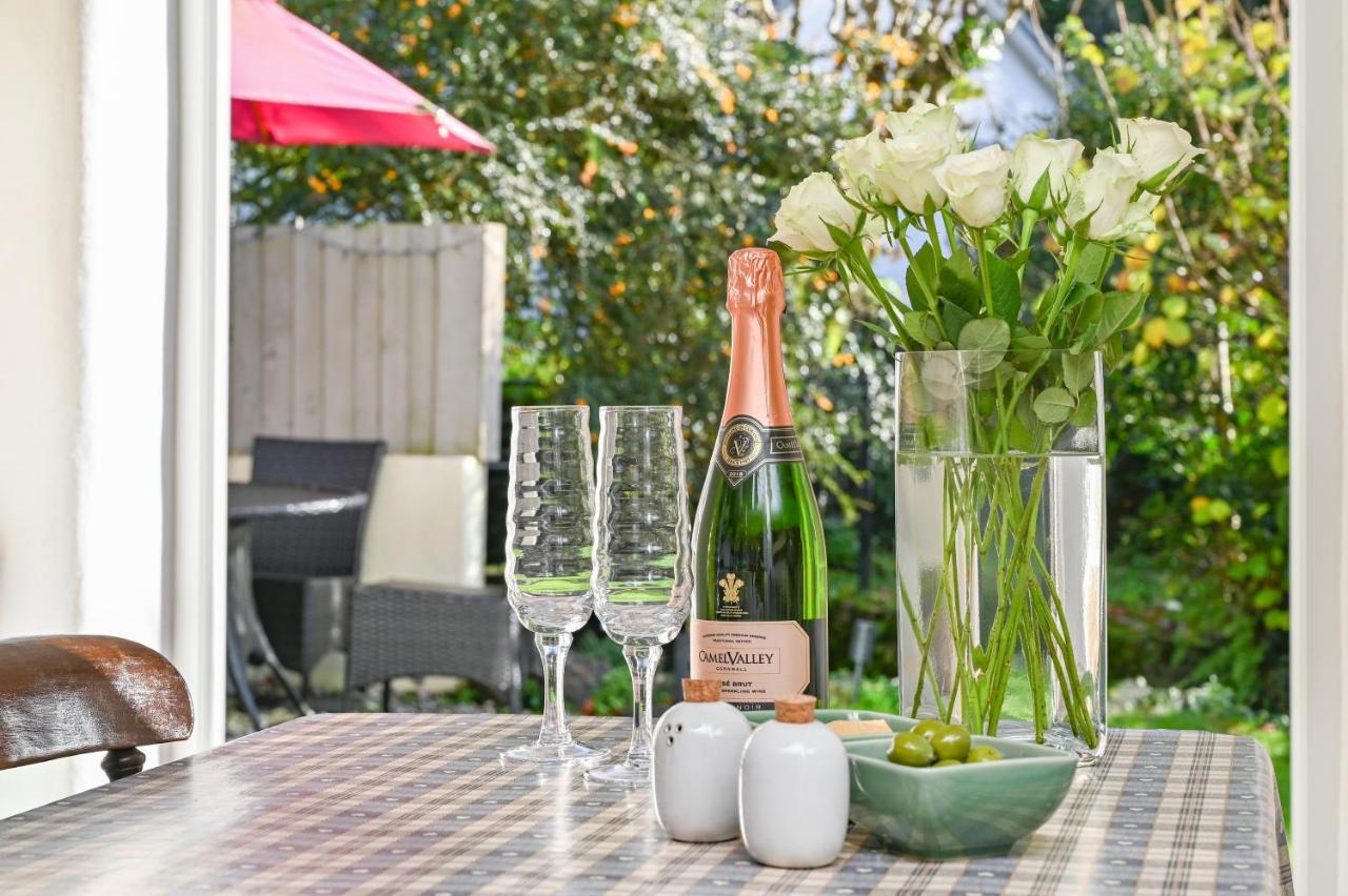 A Superb Bijou Retreat With Jacuzzi Near An Excellent Village Pub Yelverton Exteriör bild