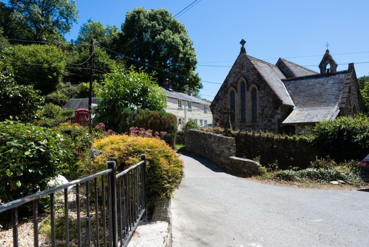 A Superb Bijou Retreat With Jacuzzi Near An Excellent Village Pub Yelverton Exteriör bild